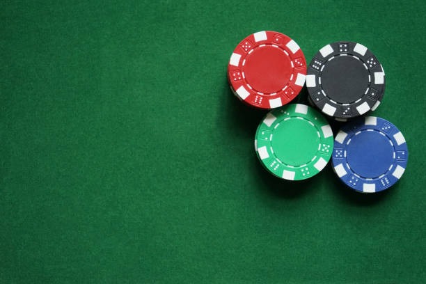 Live Domino QQ dealer table on barcode with real-time betting interface